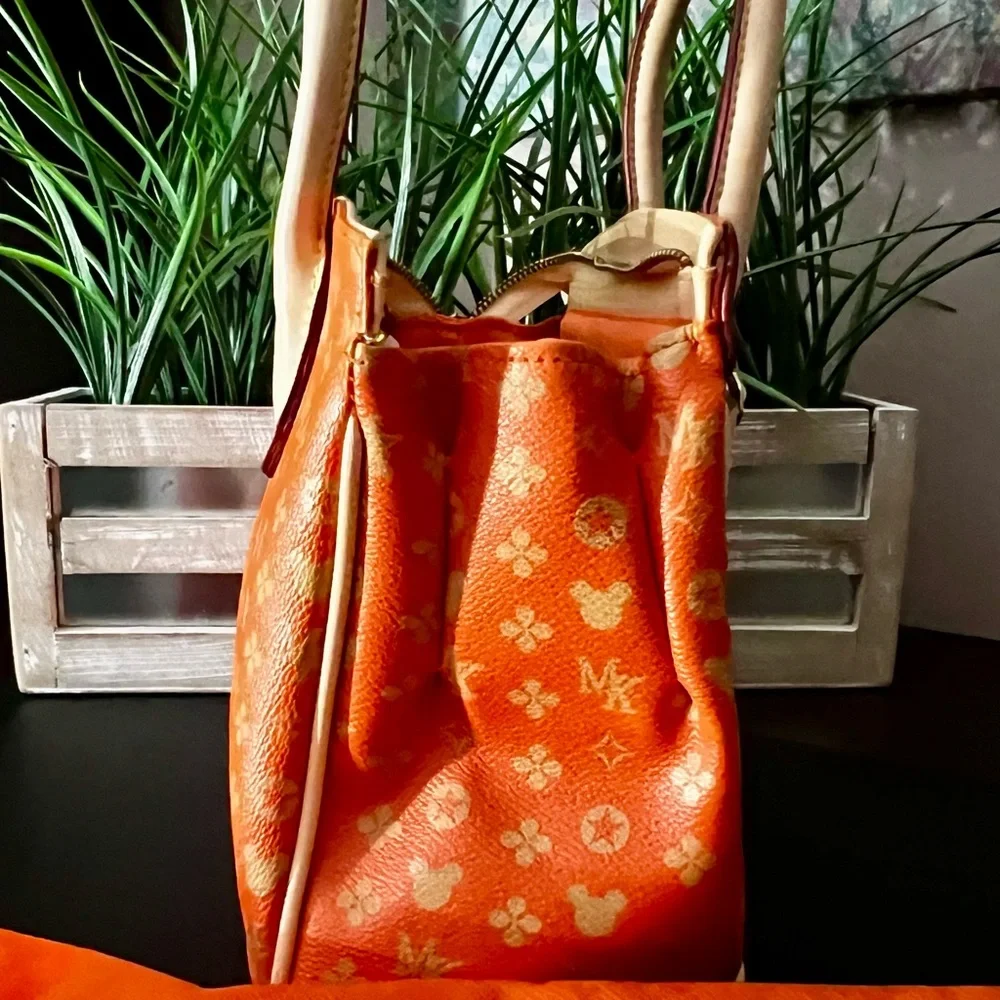 DISNEY Magic Kingdom Birkin-Inspired Satchel - Picture 7 of 12